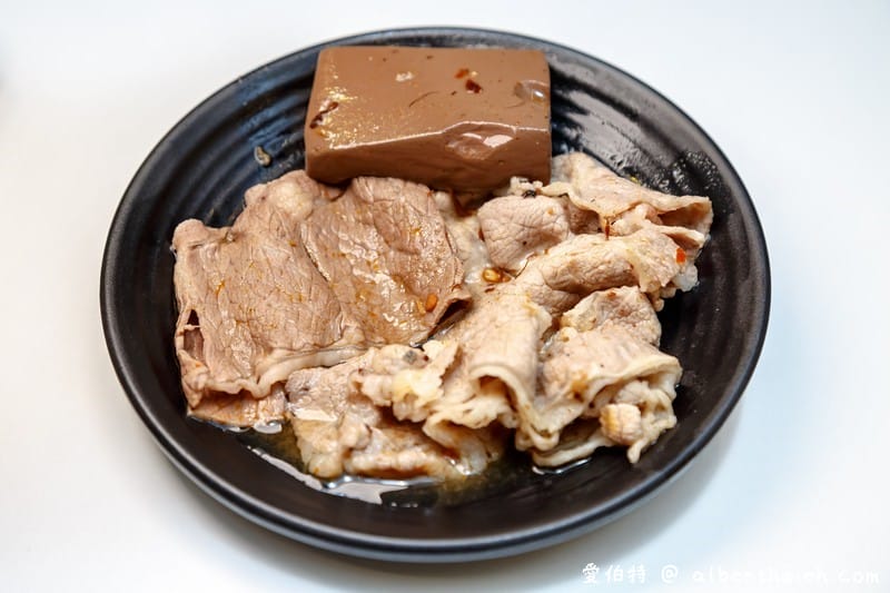 桃園楊梅火鍋超有肉涮涮屋（主打天然高湯，肉盤份量大肉質海鮮都很優質，極推麻辣湯頭）