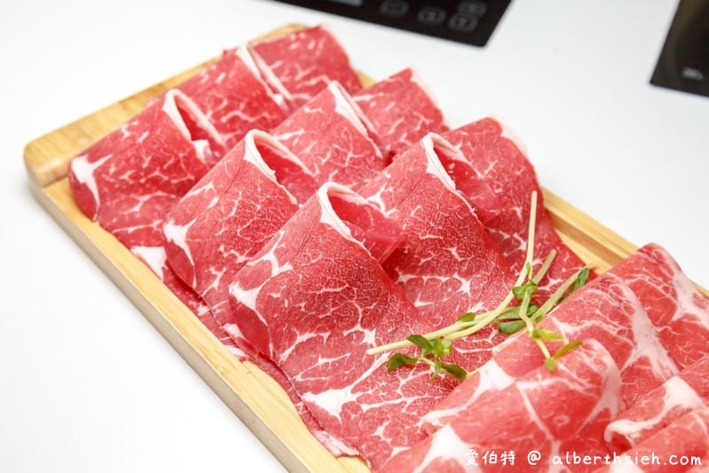 桃園楊梅火鍋超有肉涮涮屋（主打天然高湯，肉盤份量大肉質海鮮都很優質，極推麻辣湯頭）