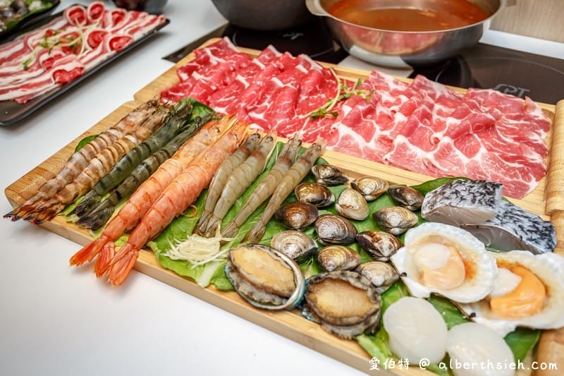 桃園楊梅火鍋超有肉涮涮屋（主打天然高湯，肉盤份量大肉質海鮮都很優質，極推麻辣湯頭）