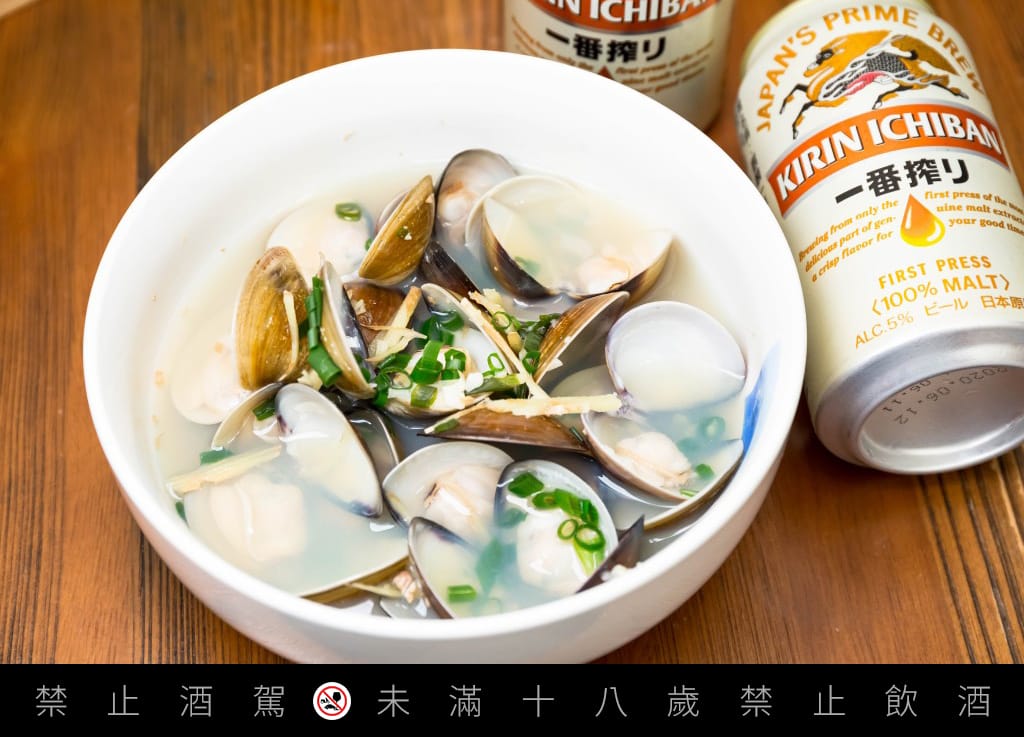 酒蒸蛤蠣．食譜（啤酒麥香味搭配蛤蠣鮮甜味，就是讚）