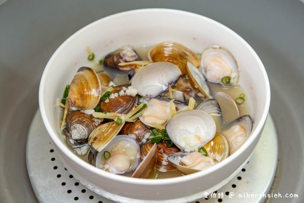 酒蒸蛤蠣．食譜（啤酒麥香味搭配蛤蠣鮮甜味，就是讚）