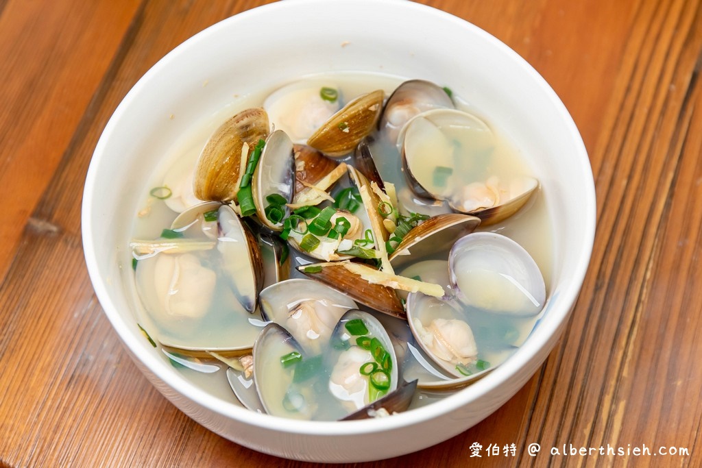 酒蒸蛤蠣．食譜（啤酒麥香味搭配蛤蠣鮮甜味，就是讚） @愛伯特