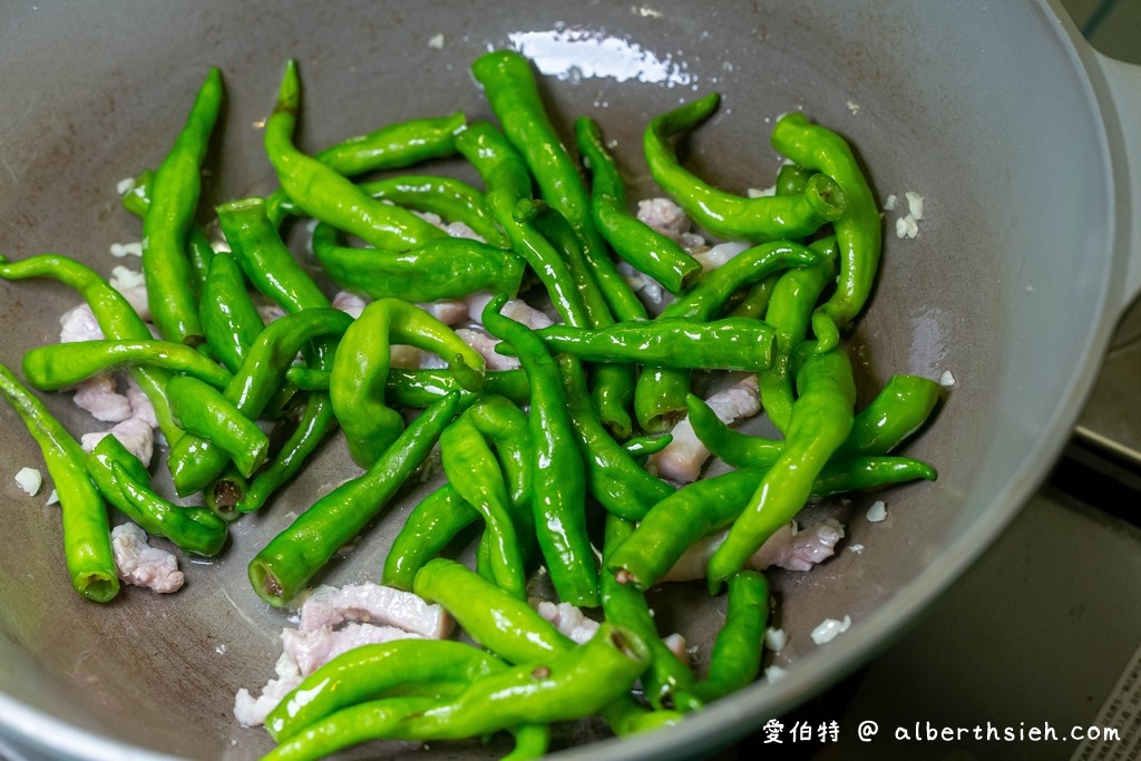 青龍辣椒炒豆豉小魚乾．ARIES食譜（脆口還帶點甜味以及香氣，非常下飯的料理） @愛伯特