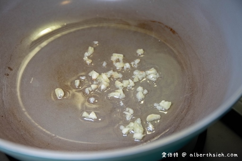 茄汁鯖魚麵做法食譜（濃郁的茄汁香氣滑順麵條，也不會有腥味喔） @愛伯特