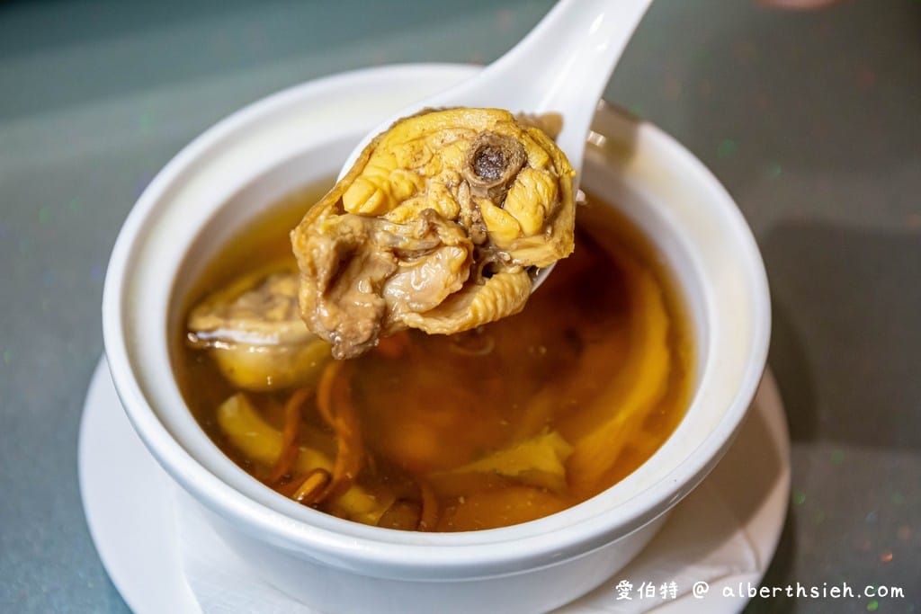 嘉義美食．頤粵軒新悦花園酒店（天鵝千層蘿蔔酥餅，稻草西施牛好吃又好拍）