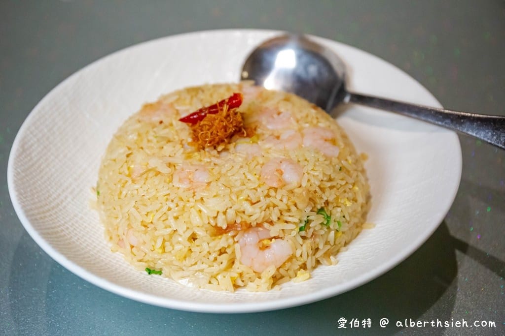 嘉義美食．頤粵軒新悦花園酒店（天鵝千層蘿蔔酥餅，稻草西施牛好吃又好拍）