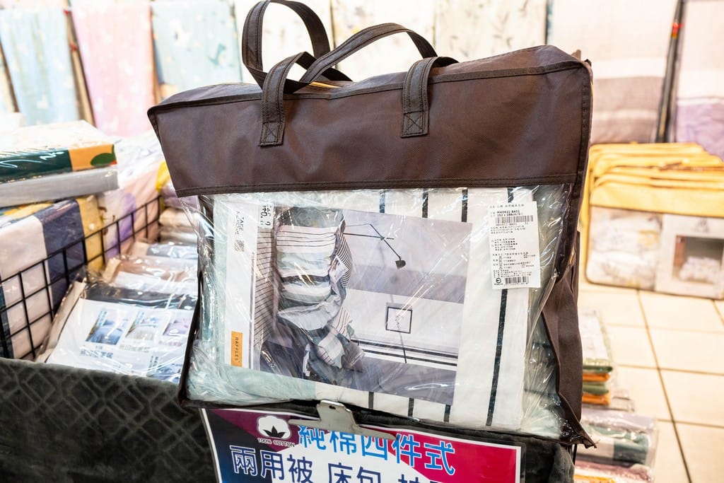 中壢內壢特賣．寢具生活精品特賣會（枕頭兩顆300，韓國不沾鍋150，玻璃保鮮盒50，創意五金39起）