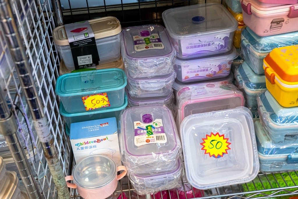 中壢內壢特賣．寢具生活精品特賣會（枕頭兩顆300，韓國不沾鍋150，玻璃保鮮盒50，創意五金39起）