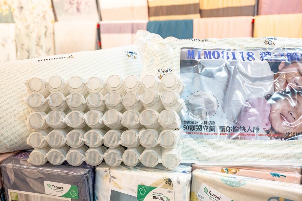 中壢內壢特賣．寢具生活精品特賣會（枕頭兩顆300，韓國不沾鍋150，玻璃保鮮盒50，創意五金39起）
