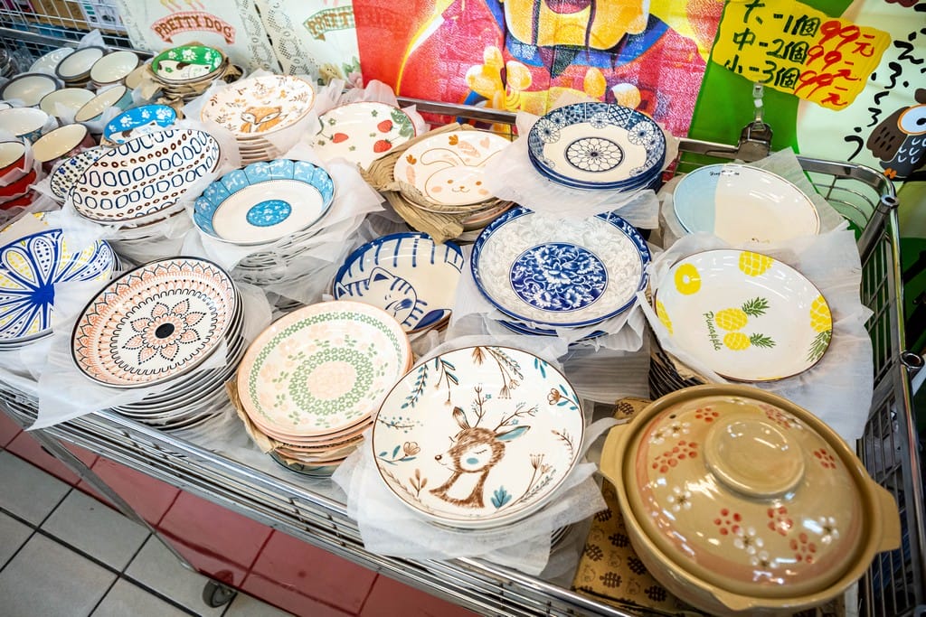 中壢內壢特賣．寢具生活精品特賣會（枕頭兩顆300，韓國不沾鍋150，玻璃保鮮盒50，創意五金39起）