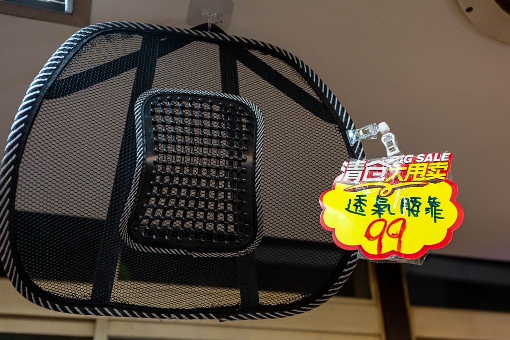中壢內壢特賣．寢具生活精品特賣會（枕頭兩顆300，韓國不沾鍋150，玻璃保鮮盒50，創意五金39起）