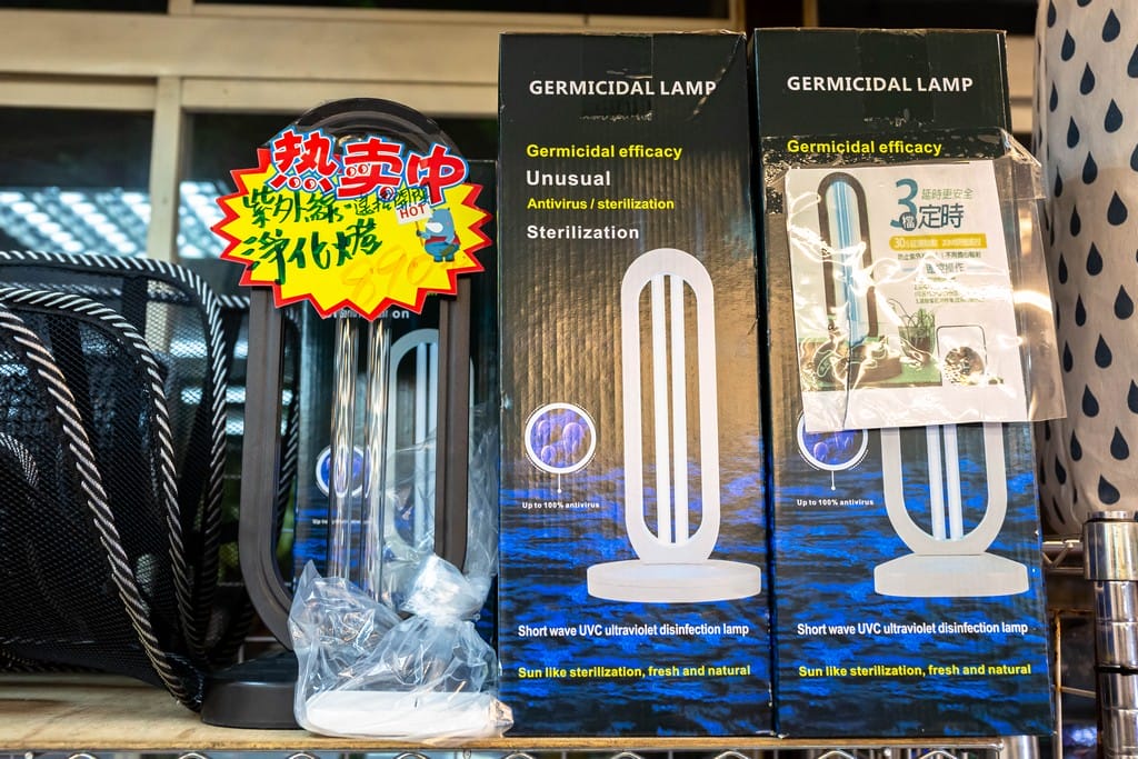 中壢內壢特賣．寢具生活精品特賣會（枕頭兩顆300，韓國不沾鍋150，玻璃保鮮盒50，創意五金39起）