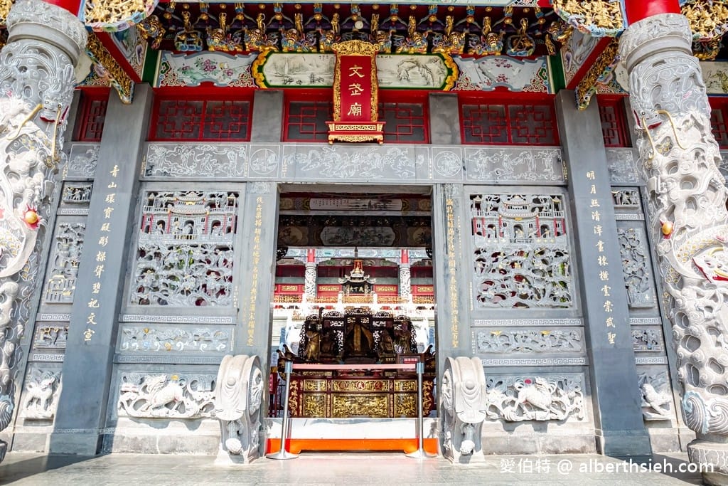 日月潭文武廟．南投關聖帝君廟（氣勢非凡，俯瞰日月潭湖光山色，供奉岳飛孔子月老藥師佛）