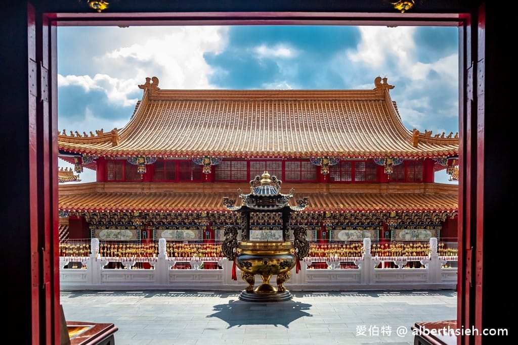日月潭文武廟．南投關聖帝君廟（氣勢非凡，俯瞰日月潭湖光山色，供奉岳飛孔子月老藥師佛）