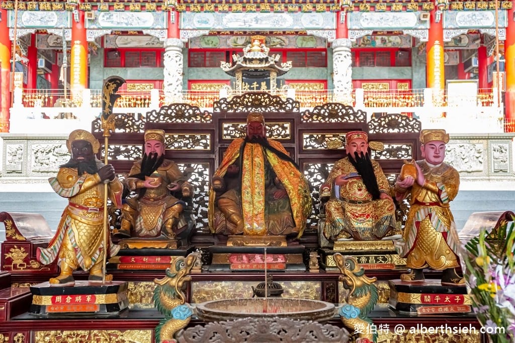日月潭文武廟．南投關聖帝君廟（氣勢非凡，俯瞰日月潭湖光山色，供奉岳飛孔子月老藥師佛）
