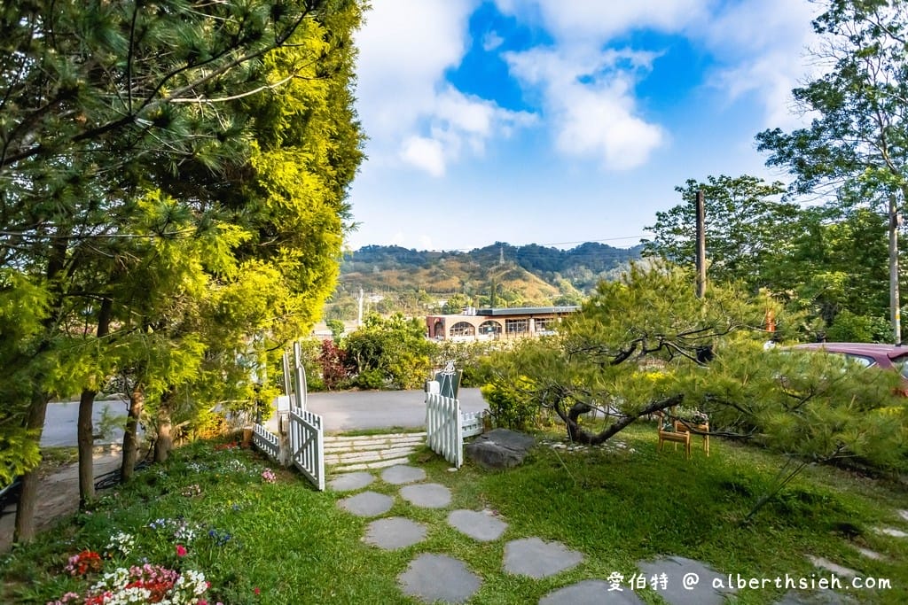 苗栗三義景觀餐廳・青松自在（龍騰斷橋旁，庭院草皮沙坑，親子景觀下午茶咖啡廳）