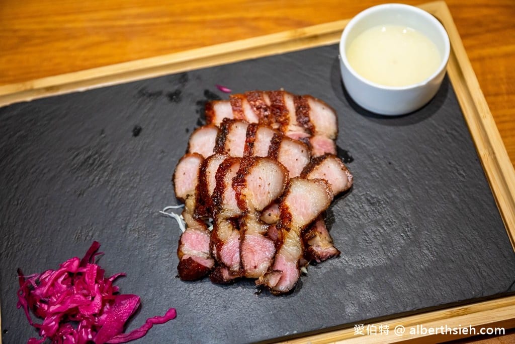 台中麗寶outlet美食．十二月粥品（砂鍋粥還不錯，但一定要在加點其它食材一起煮會更讚！）