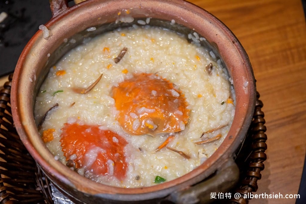 台中麗寶outlet美食．十二月粥品（砂鍋粥還不錯，但一定要在加點其它食材一起煮會更讚！）