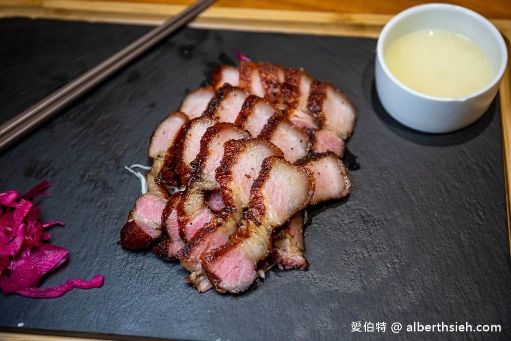 台中麗寶outlet美食．十二月粥品（砂鍋粥還不錯，但一定要在加點其它食材一起煮會更讚！）