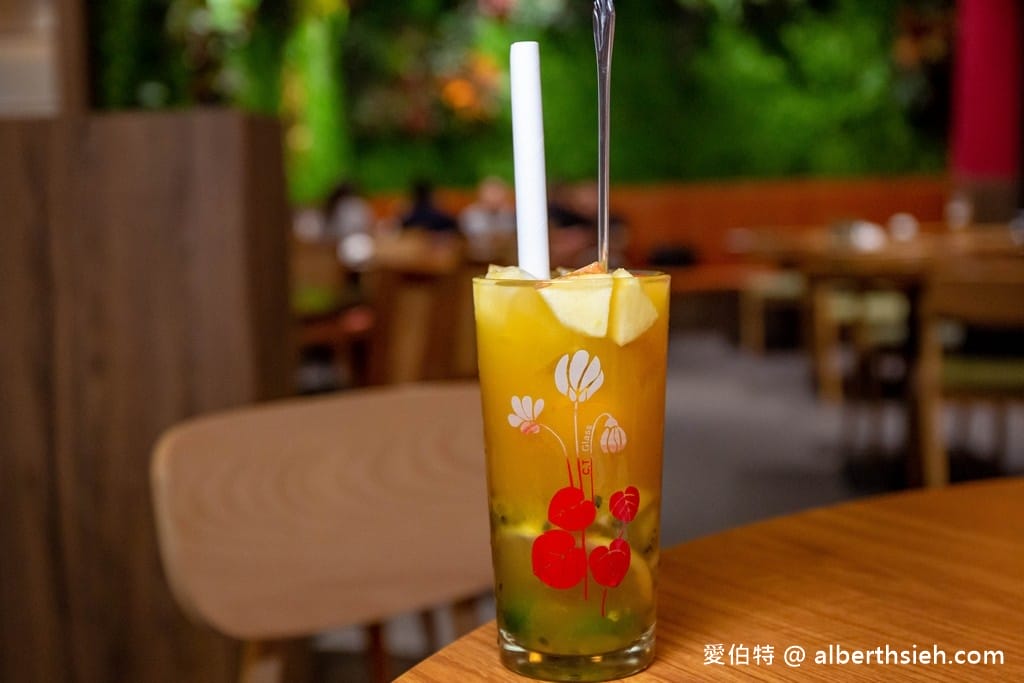 台中麗寶outlet美食．十二月粥品（砂鍋粥還不錯，但一定要在加點其它食材一起煮會更讚！）