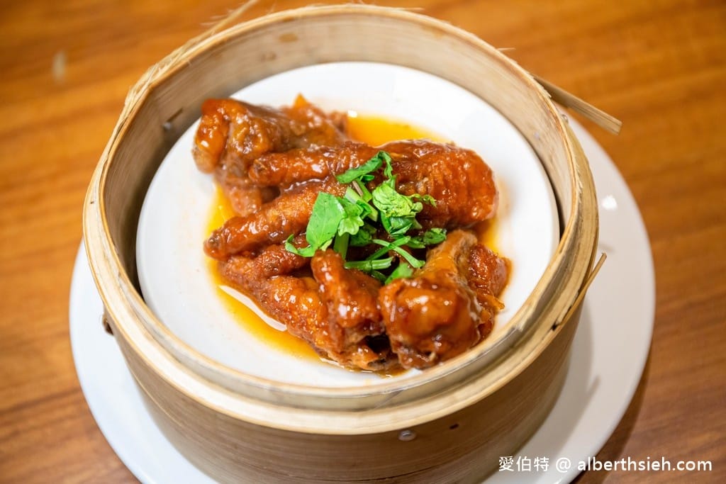 台中麗寶outlet美食．十二月粥品（砂鍋粥還不錯，但一定要在加點其它食材一起煮會更讚！）