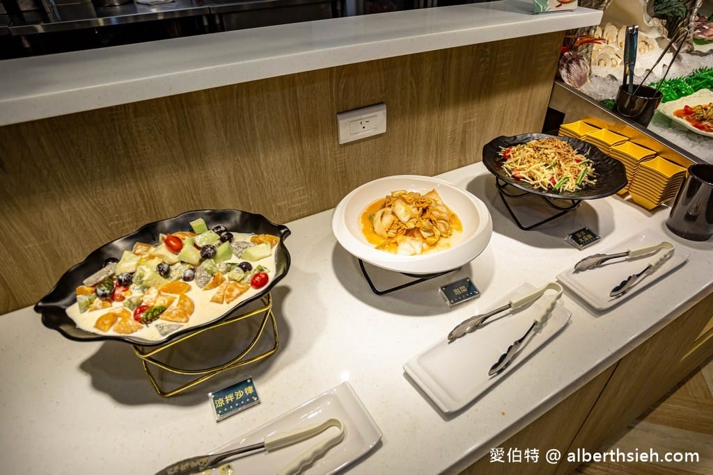 桃園泰式料理吃到飽・太夯泰料理中山店（759起精緻單點吃到飽，50道泰式料理以及70種以上自助吧任你吃）