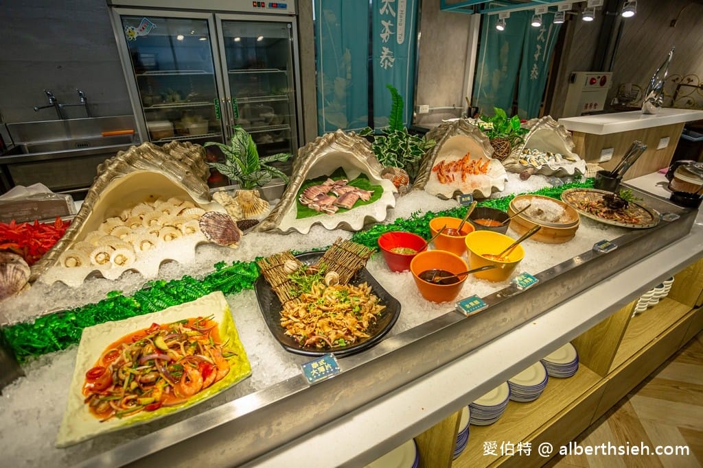 桃園泰式料理吃到飽・太夯泰料理中山店（759起精緻單點吃到飽，50道泰式料理以及70種以上自助吧任你吃）