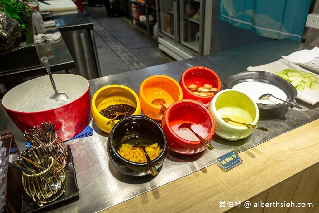 桃園泰式料理吃到飽・太夯泰料理中山店（759起精緻單點吃到飽，50道泰式料理以及70種以上自助吧任你吃）
