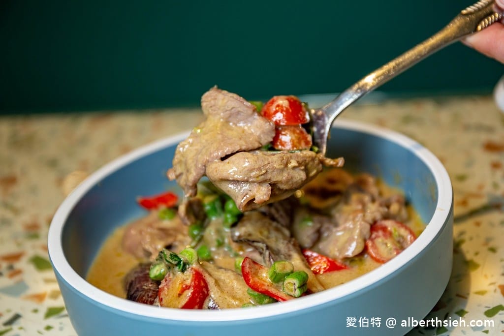 桃園泰式料理吃到飽・太夯泰料理中山店（759起精緻單點吃到飽，50道泰式料理以及70種以上自助吧任你吃）