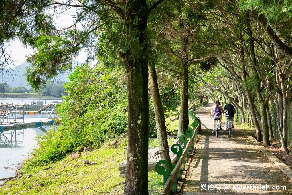 日月潭月牙灣（船隻未行駛的夢幻秘徑超美！SUP立槳水上樂園/月潭自行車道） @愛伯特