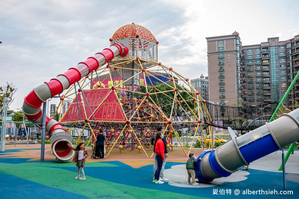 台茂公園兒童遊戲場（免費玩！戶外籃球場、直排輪場） @愛伯特