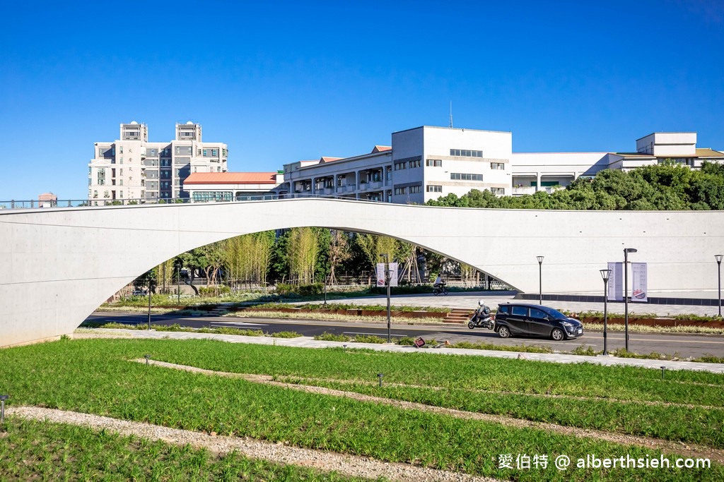 桃園平鎮1895乙未保台紀念公園（乙未之環、希望之泉、沙池、攀岩滑石子溜滑梯） @愛伯特