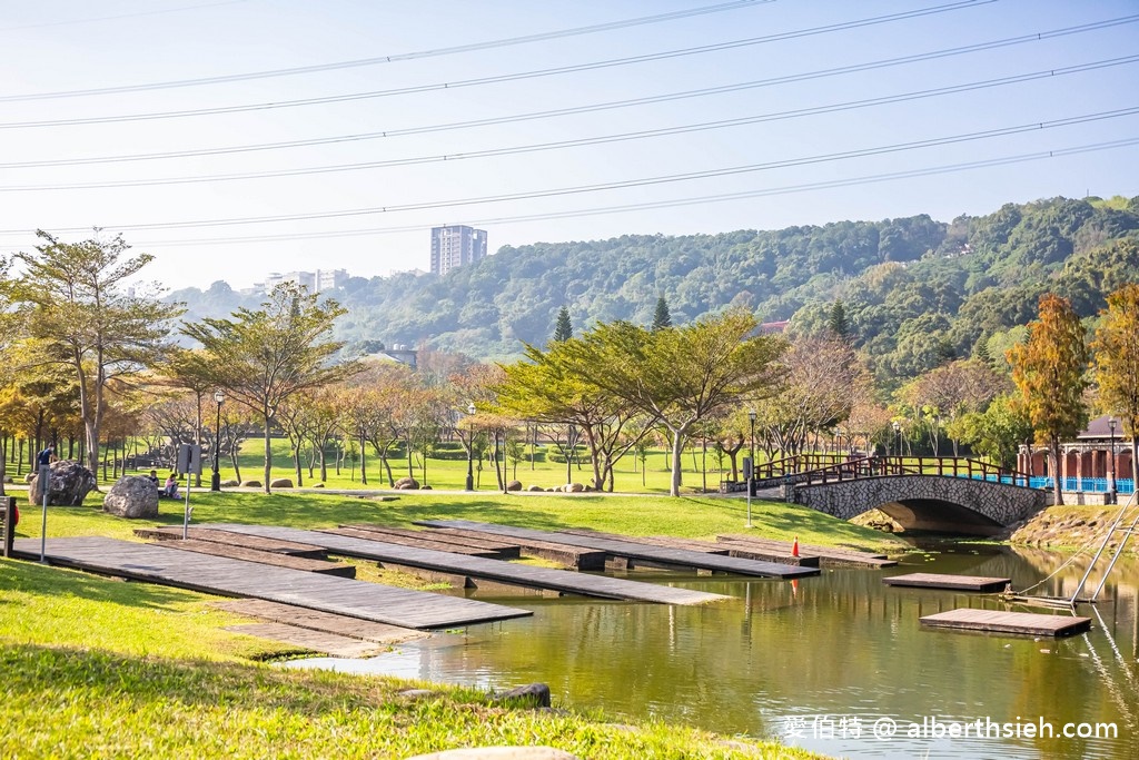 大溪河濱公園．桃園親子景點（兒童遊戲場/大草皮野餐/落羽松/自行車道） @愛伯特