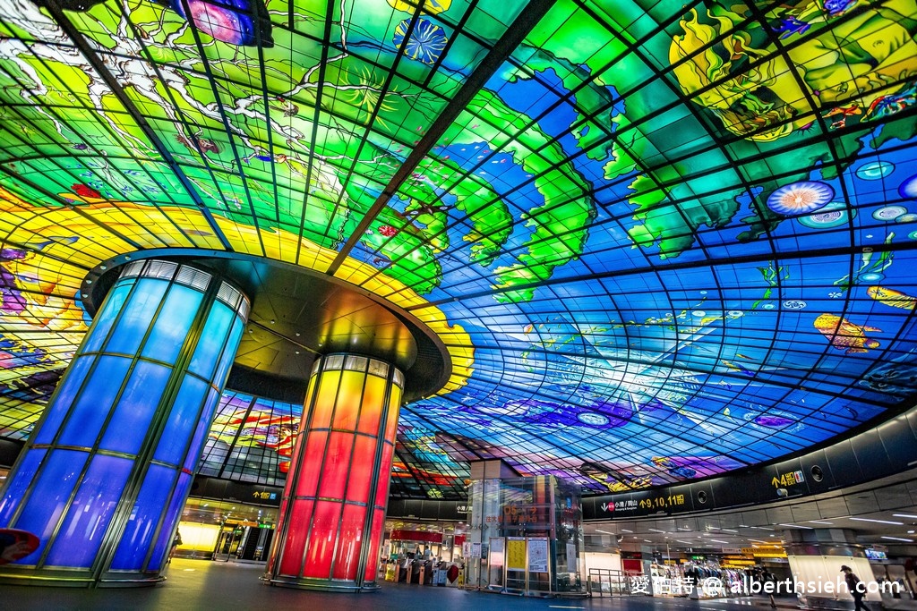 捷運美麗島站．高雄新興景點（光之穹頂．全世界第二美，全球最大的圓形地下車站） @愛伯特