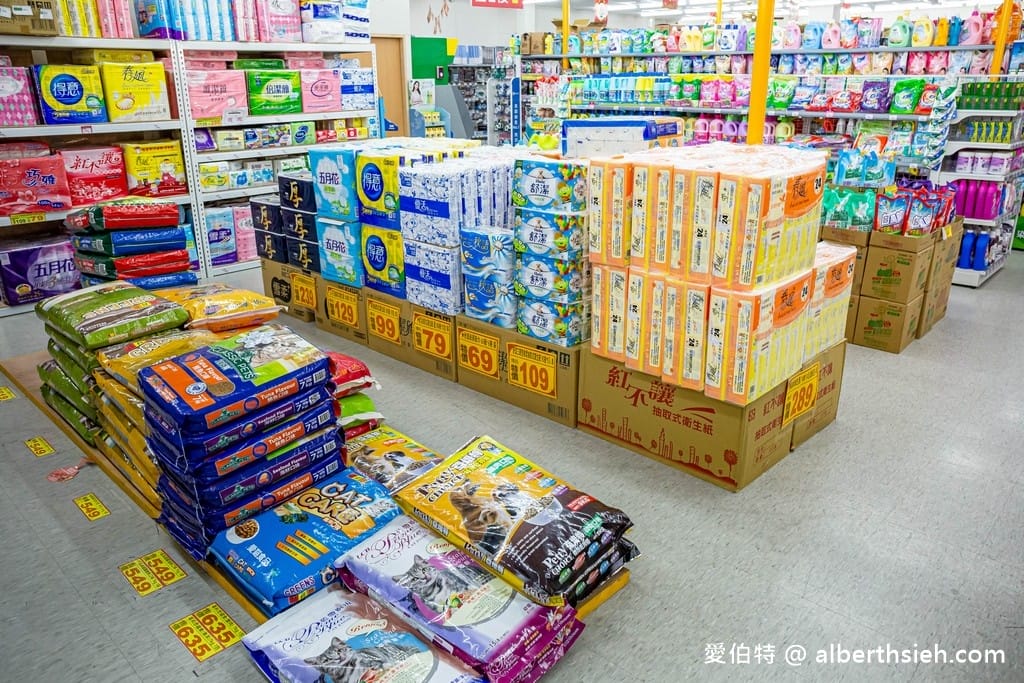 中聯百貨台中后里店（萊爾富包裹寄取跟繳費代收，國泰世華銀行ATM通通有）