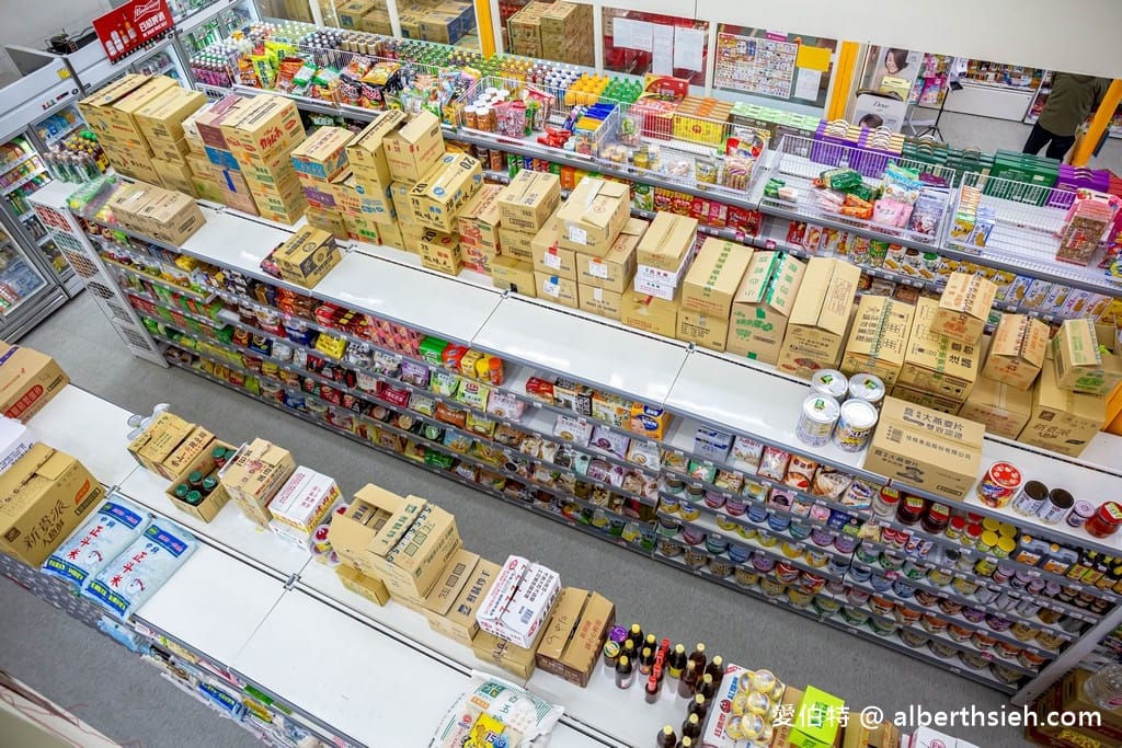 中聯百貨台中后里店（萊爾富包裹寄取跟繳費代收，國泰世華銀行ATM通通有）