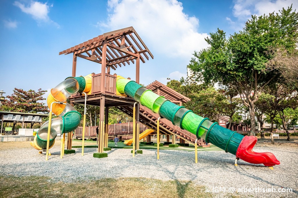 嘉義親子景點．嘉義文化公園（可愛的諸羅樹蛙遊戲場，文化路夜市就在旁邊，嘉義首座共融特色公園） @愛伯特