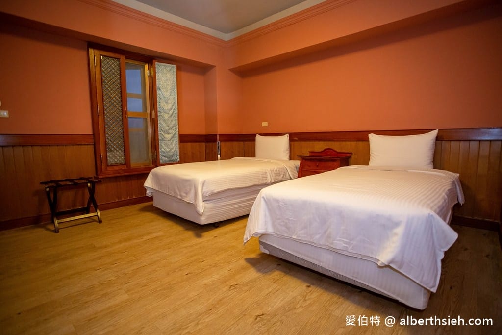 台東住宿推薦．翠安儂風旅（法式風格旅館，帶點年紀但床好睡，早餐麵包蛋糕好吃）