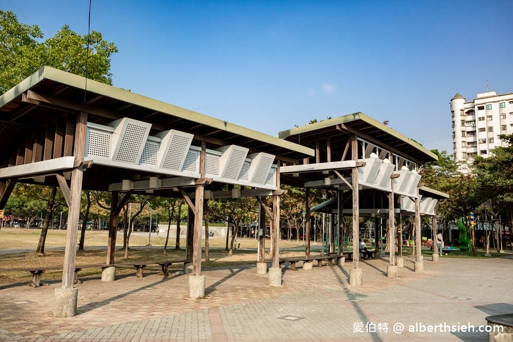 嘉義親子景點．嘉義文化公園（可愛的諸羅樹蛙遊戲場，文化路夜市就在旁邊，嘉義首座共融特色公園）