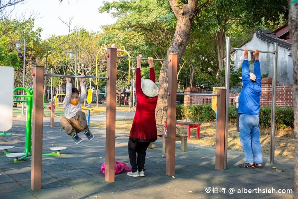 嘉義親子景點．嘉義文化公園（可愛的諸羅樹蛙遊戲場，文化路夜市就在旁邊，嘉義首座共融特色公園）