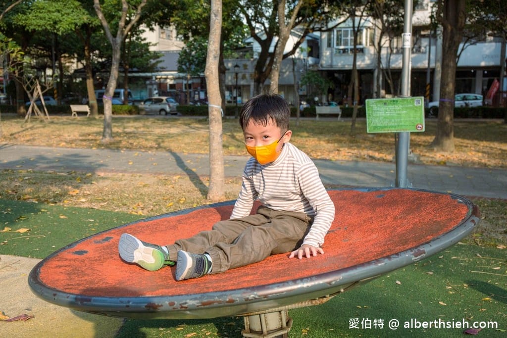 嘉義親子景點．嘉義文化公園（可愛的諸羅樹蛙遊戲場，文化路夜市就在旁邊，嘉義首座共融特色公園）