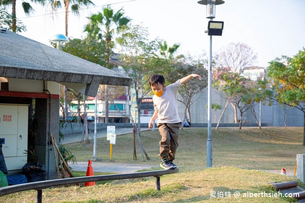 嘉義親子景點．嘉義文化公園（可愛的諸羅樹蛙遊戲場，文化路夜市就在旁邊，嘉義首座共融特色公園）