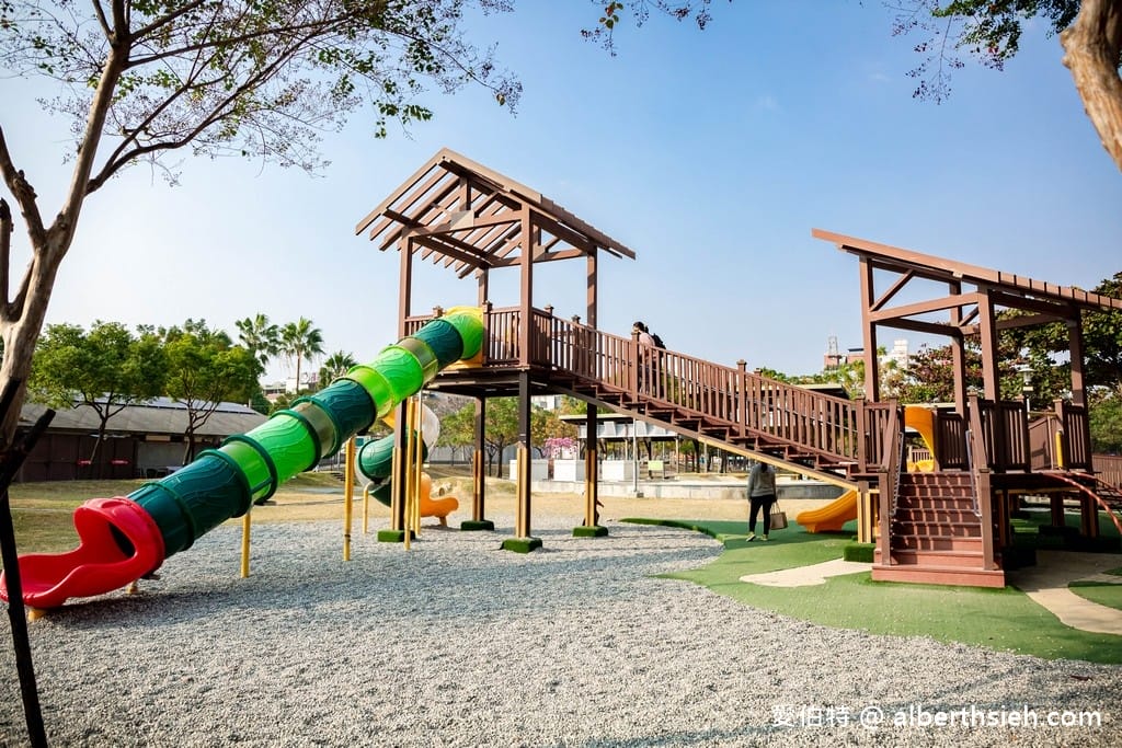 嘉義親子景點．嘉義文化公園（可愛的諸羅樹蛙遊戲場，文化路夜市就在旁邊，嘉義首座共融特色公園）