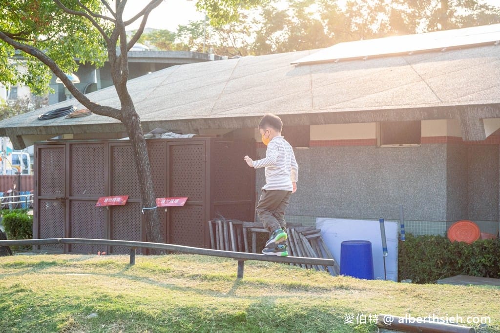 嘉義親子景點．嘉義文化公園（可愛的諸羅樹蛙遊戲場，文化路夜市就在旁邊，嘉義首座共融特色公園）
