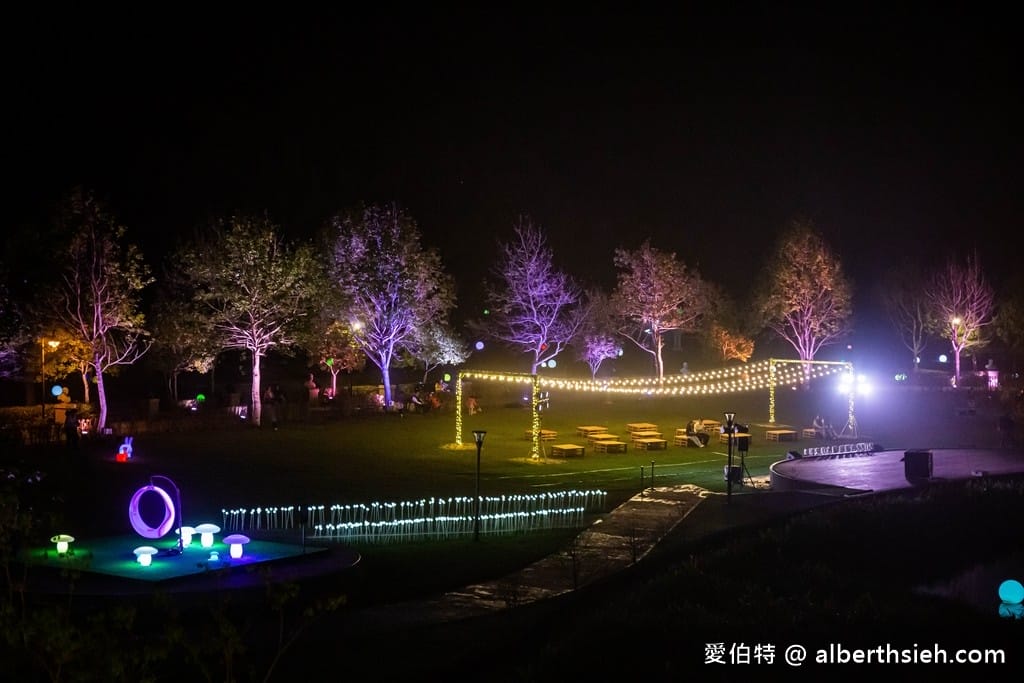 夜遊慈湖水岸光影季．桃園最新夜景景點（玫瑰花、黃金稻燈海、光雕秀等超美光影裝置隨你拍）