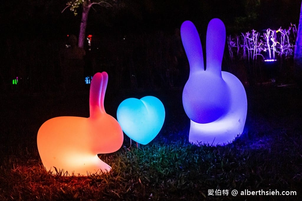 夜遊慈湖水岸光影季．桃園最新夜景景點（玫瑰花、黃金稻燈海、光雕秀等超美光影裝置隨你拍）