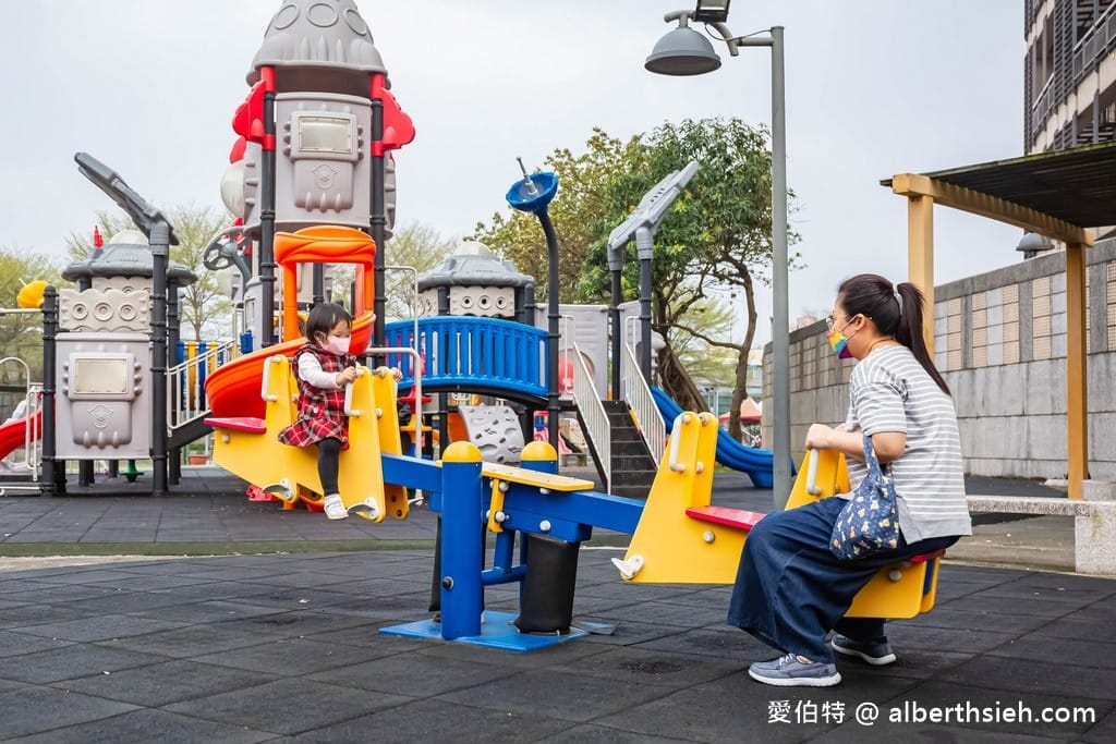 桃園中壢親子半日遊行程．元生公園＆星河親子公園（150米浪漫紫藤花棚隨你拍，三組大型遊具讓小朋友奔跑放電）￼