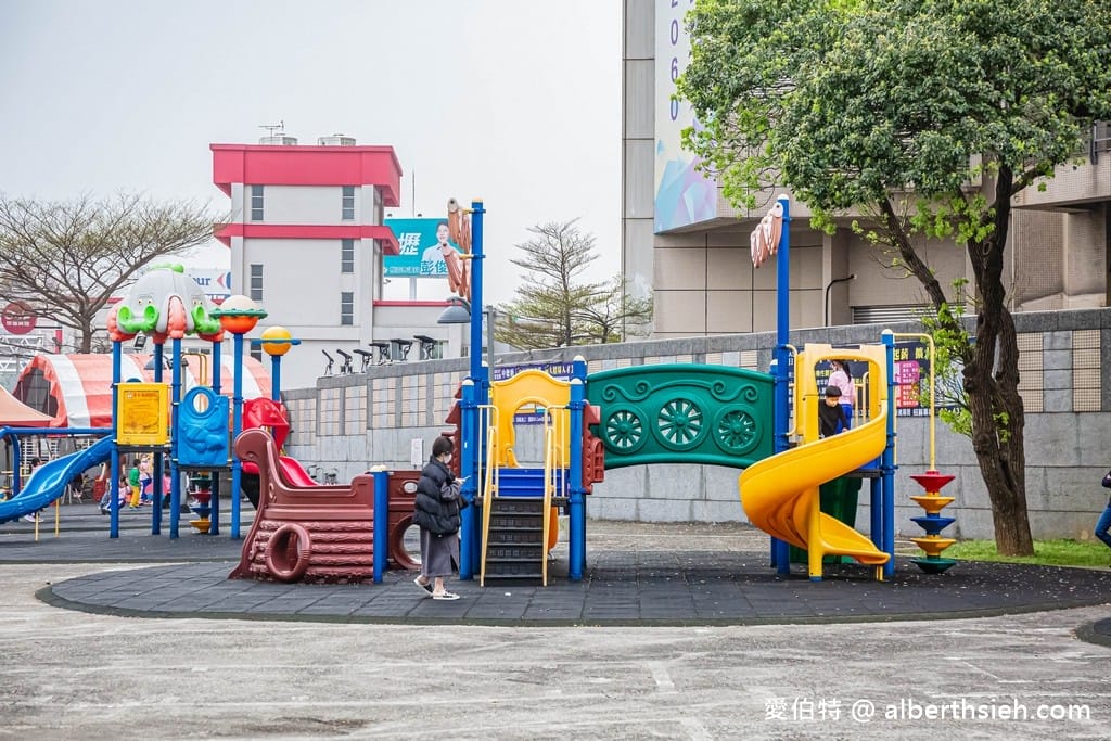桃園中壢親子半日遊行程．元生公園＆星河親子公園（150米浪漫紫藤花棚隨你拍，三組大型遊具讓小朋友奔跑放電）￼