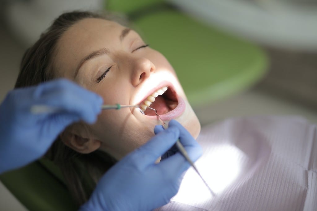 世界口腔健康日活動，4/11前，孕婦、15歲以下孩童持健保卡看牙醫免費！