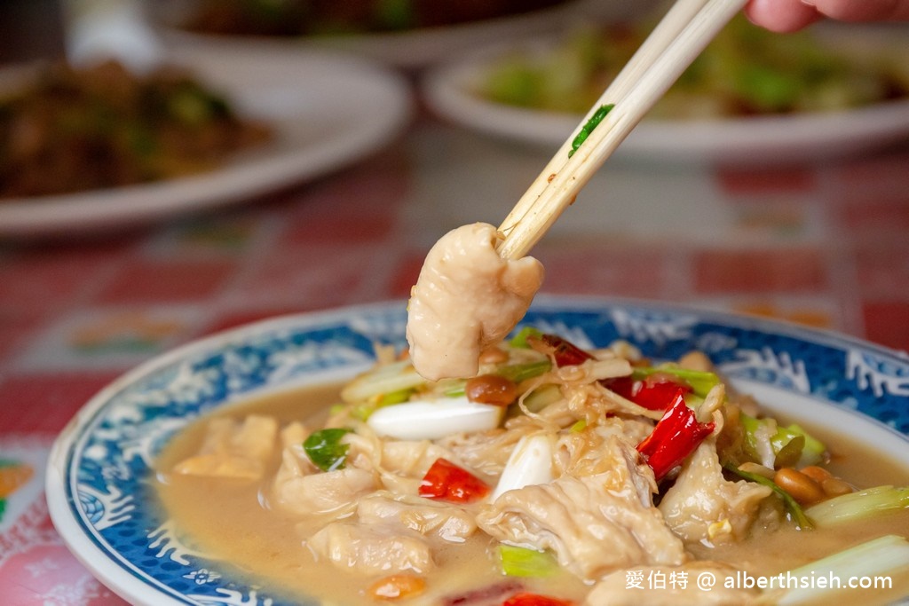 黃記豬腳．桃園大溪美食（可樂威士忌青香蕉滷出來的豬腳香嫩Q彈好吃） @愛伯特